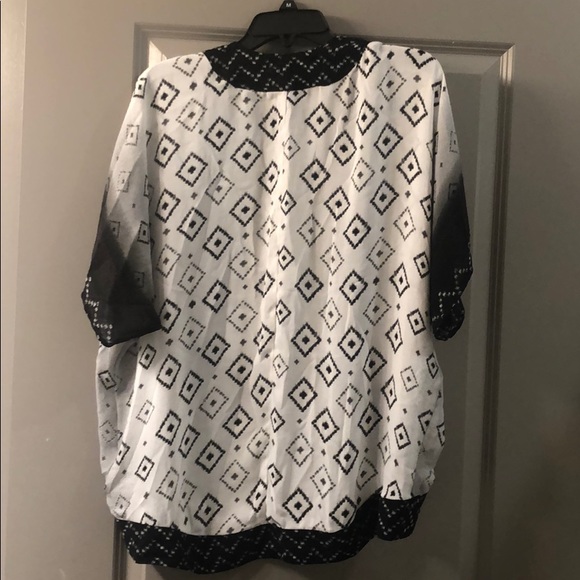 Kimono - Picture 2 of 3